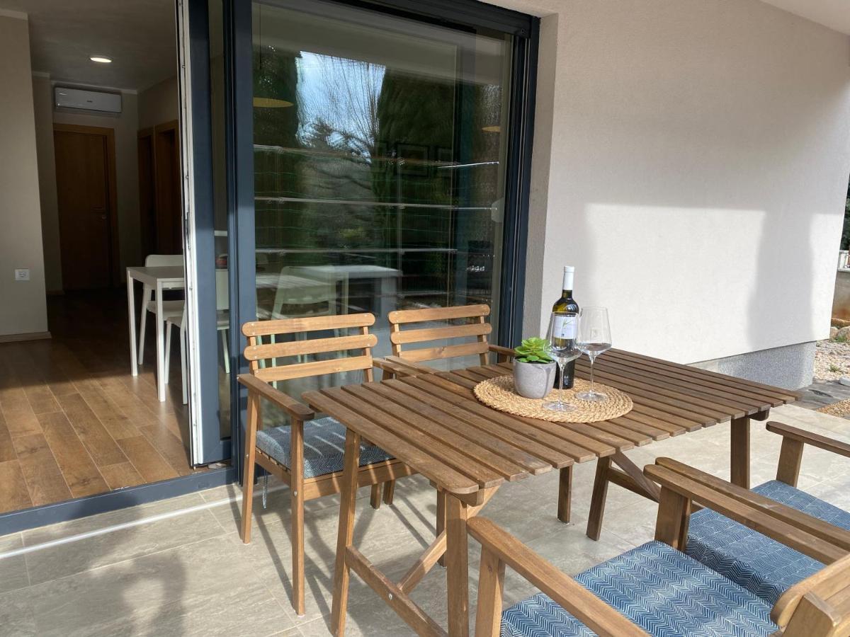 M Plus Residence Pinezići Exterior foto